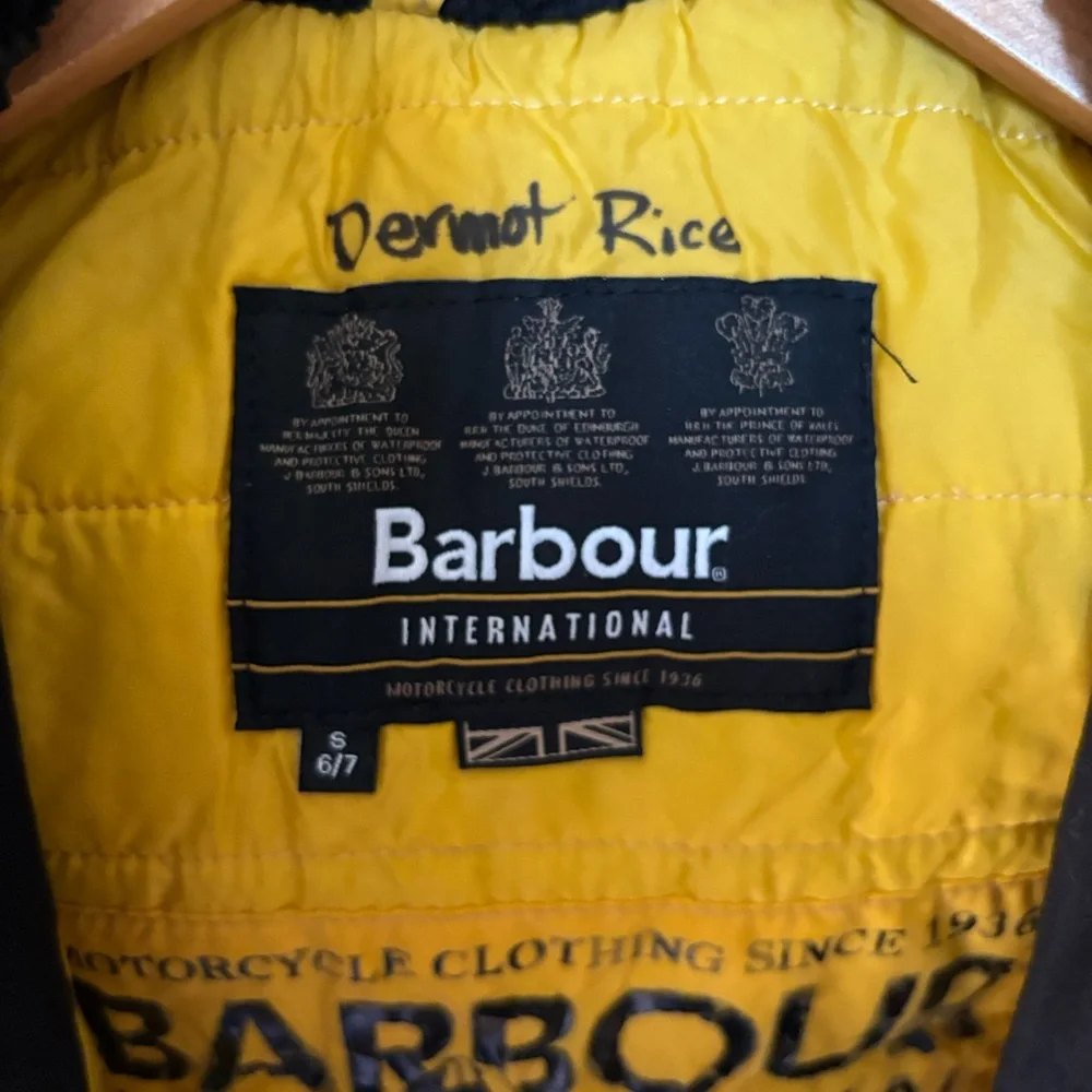 Barbour Kids Black Cargo Coat, 6-7 years - Picture 5 of 6